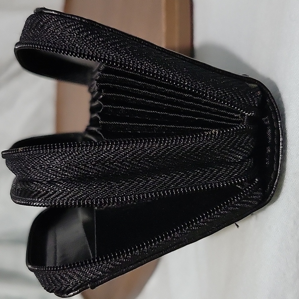 Buxton Black Leather Card Wallet Mint Condition - Picture 2 of 6